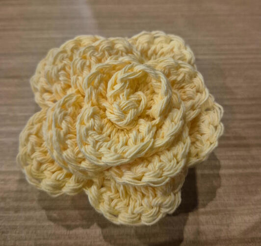 A yellow rose turned into a keychain